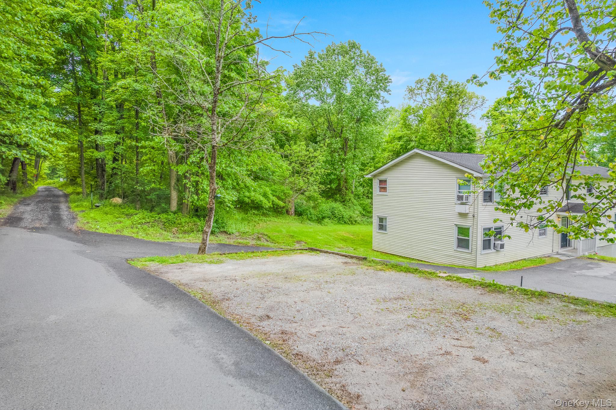 4-8 Donlo Drive – For Sale photo 14