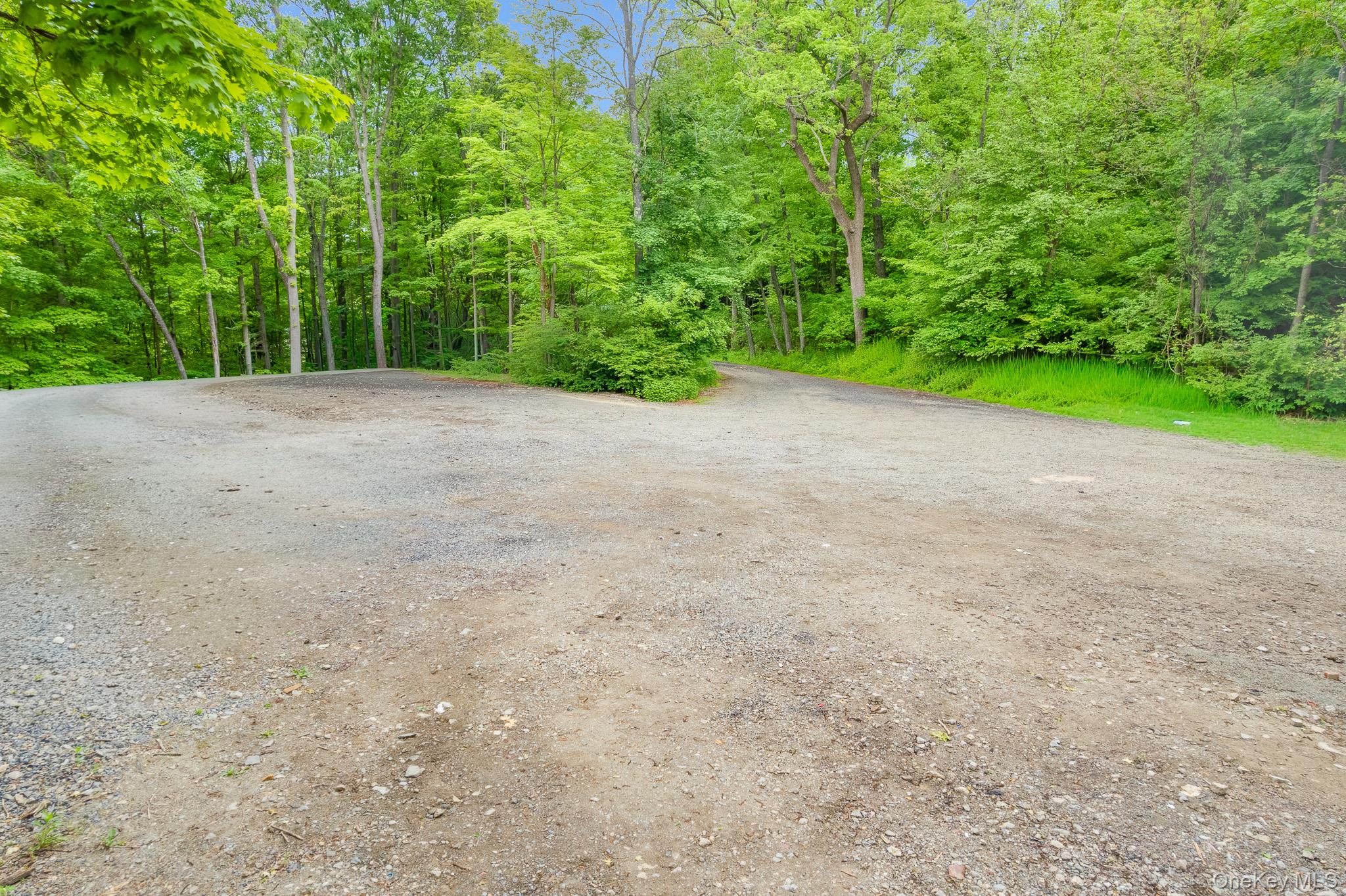 4-8 Donlo Drive – For Sale photo 16