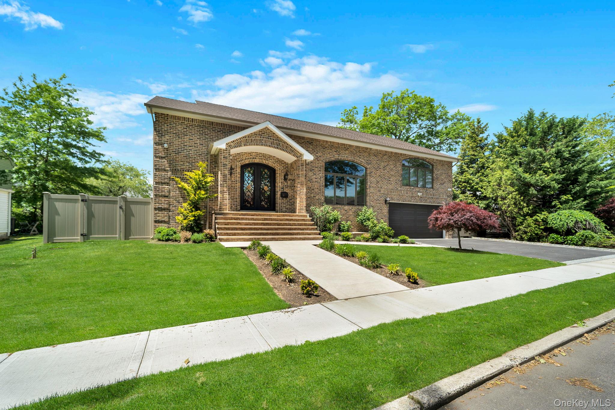 783 Oakleigh Road – For Sale