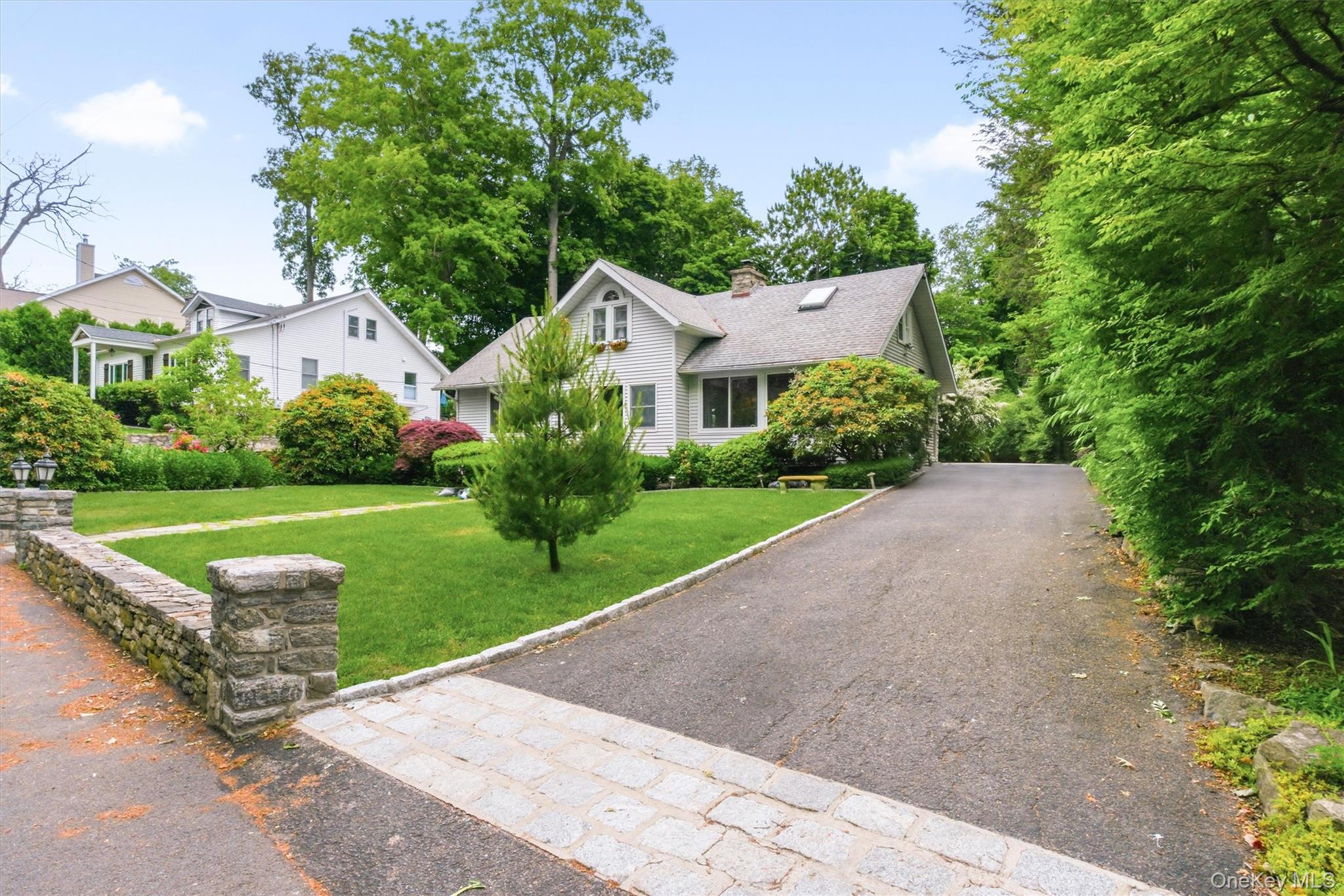 24 Tamarack Road – For Sale photo 3