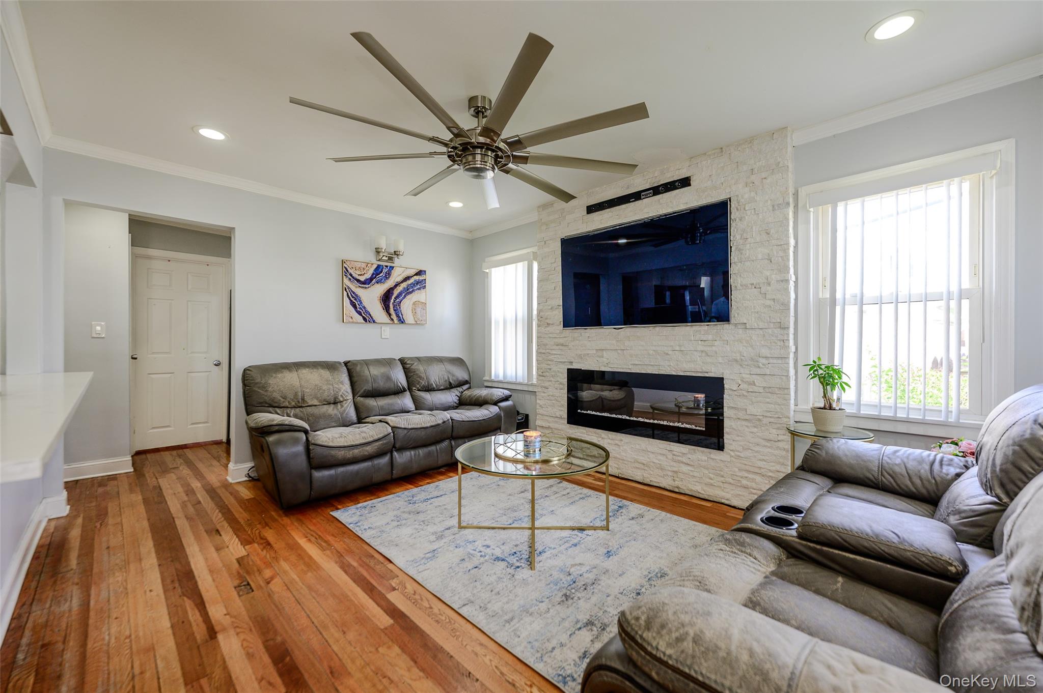 58 N Montgomery Street – For Sale photo 2