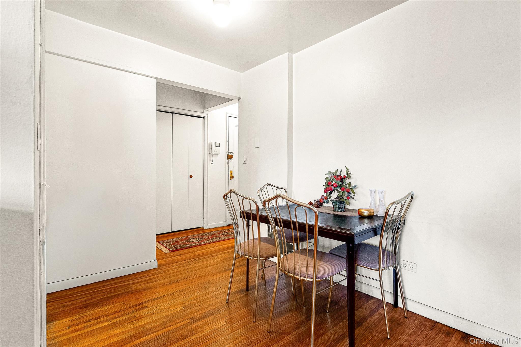 73-44 Austin Street, Unit 5/S photo 4