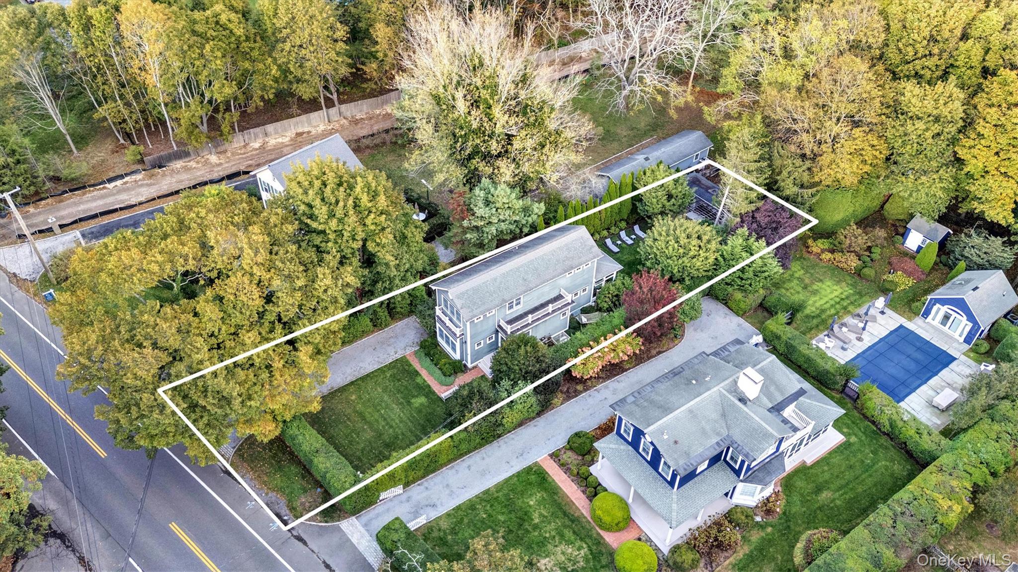 188 South Country Road – For Sale photo 3