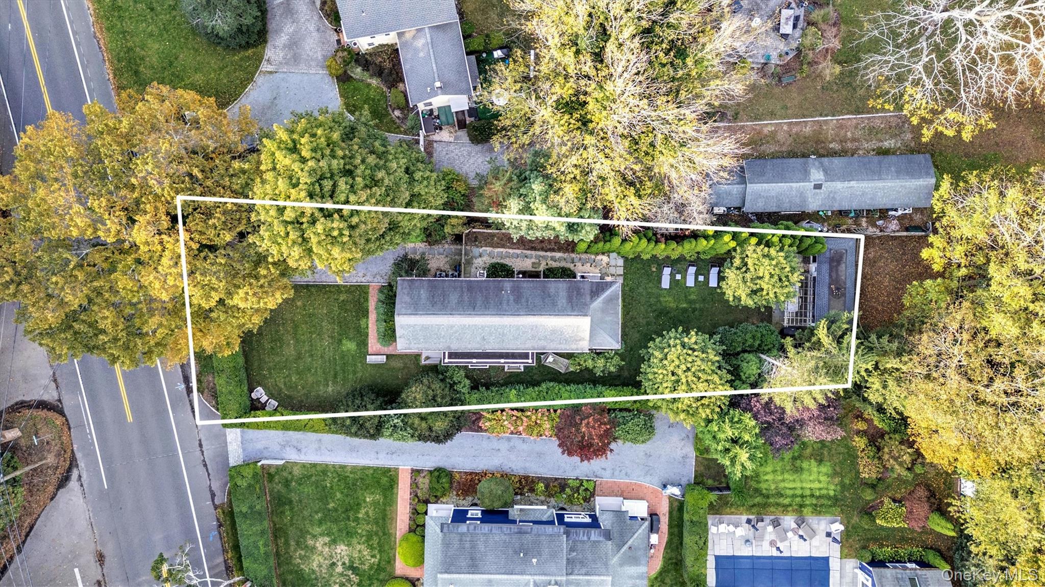 188 South Country Road – For Sale photo 33