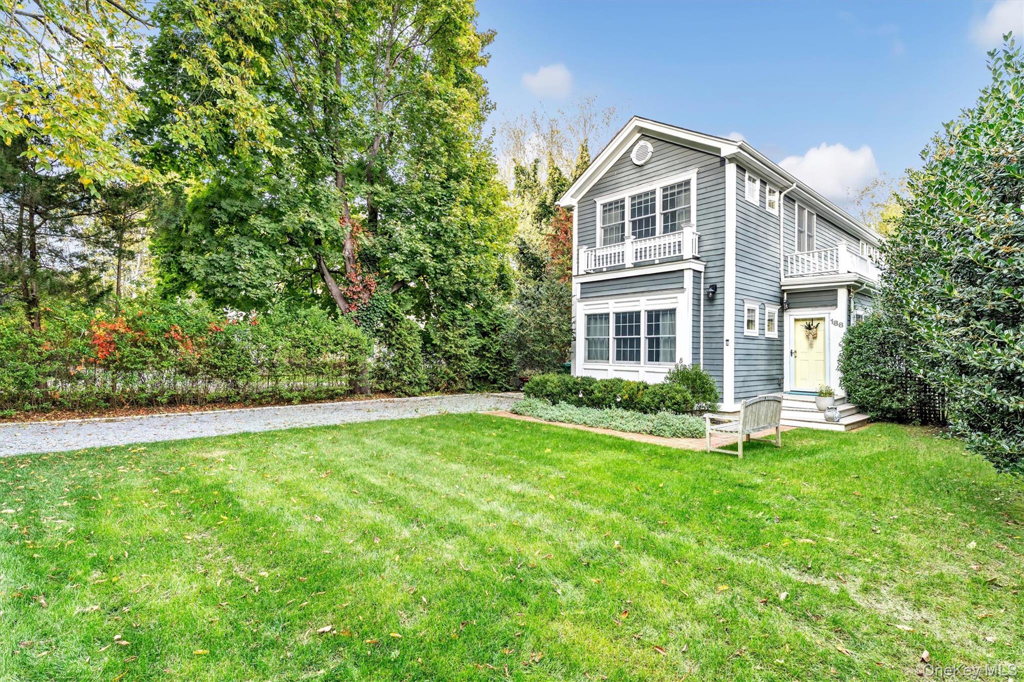 188 South Country Road – For Sale photo 2