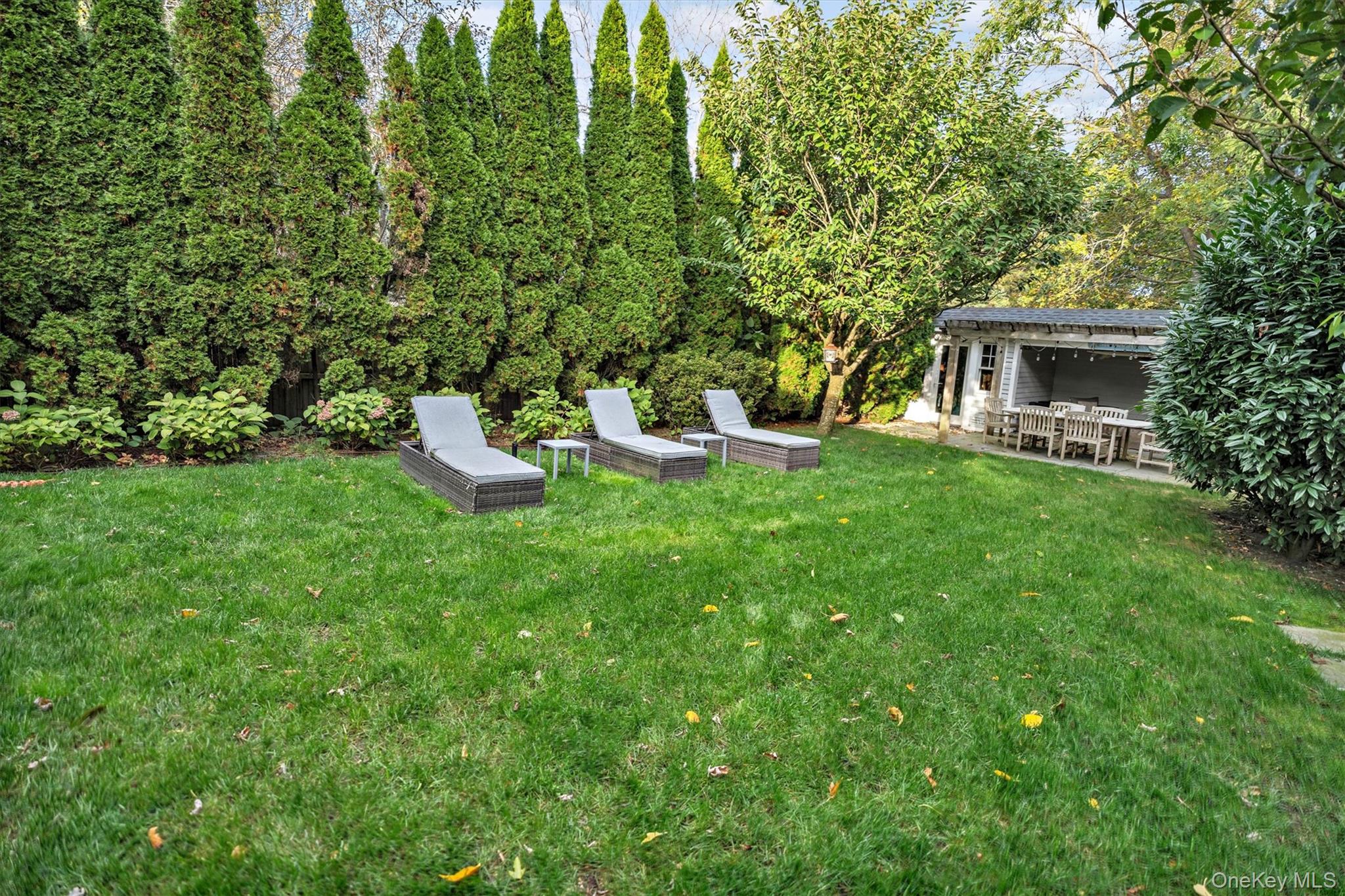 188 South Country Road – For Sale photo 25