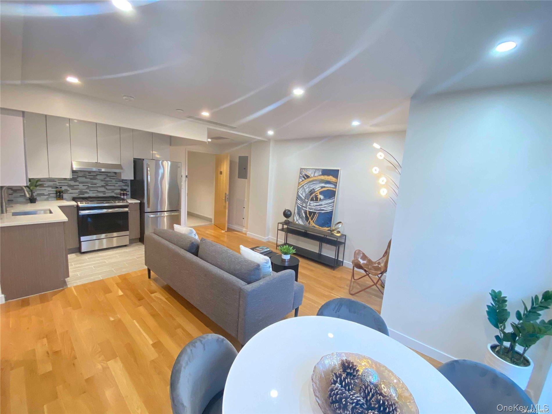 42-23 Parsons Boulevard, Unit 1E photo 17