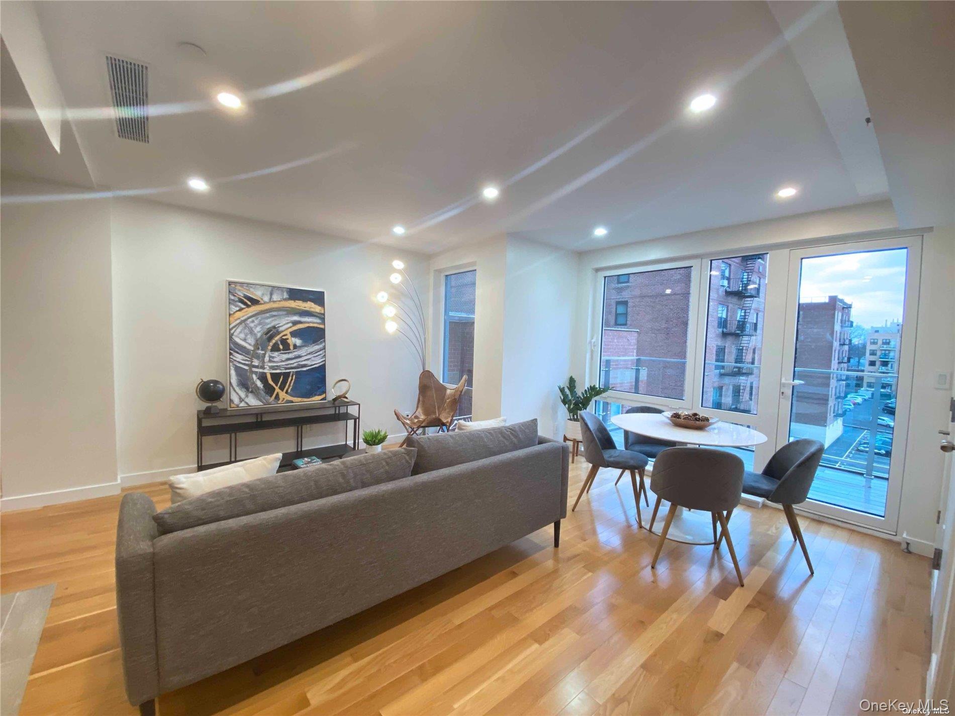 42-23 Parsons Boulevard, Unit 1E photo 18