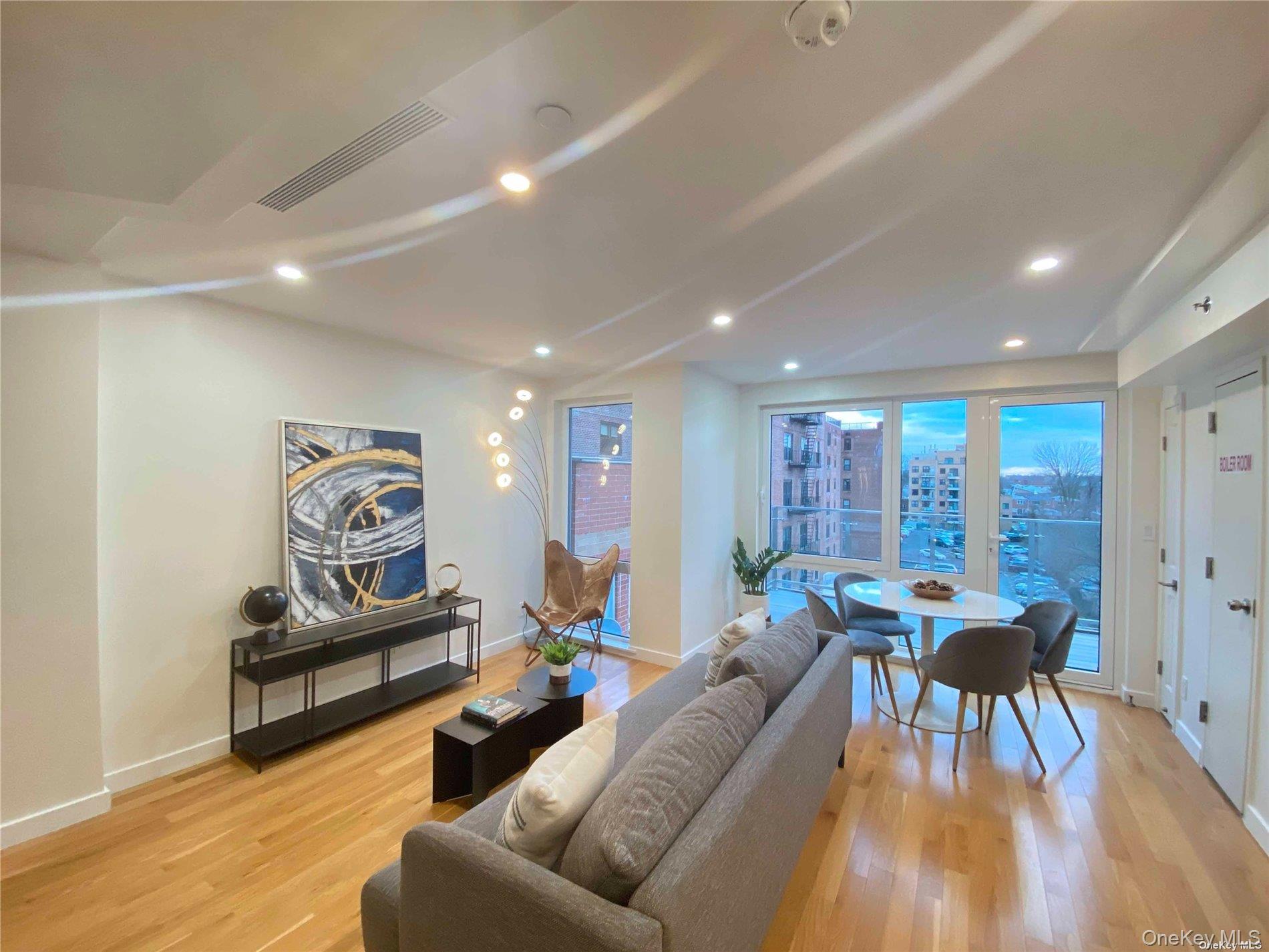 42-23 Parsons Boulevard, Unit 1E photo 23