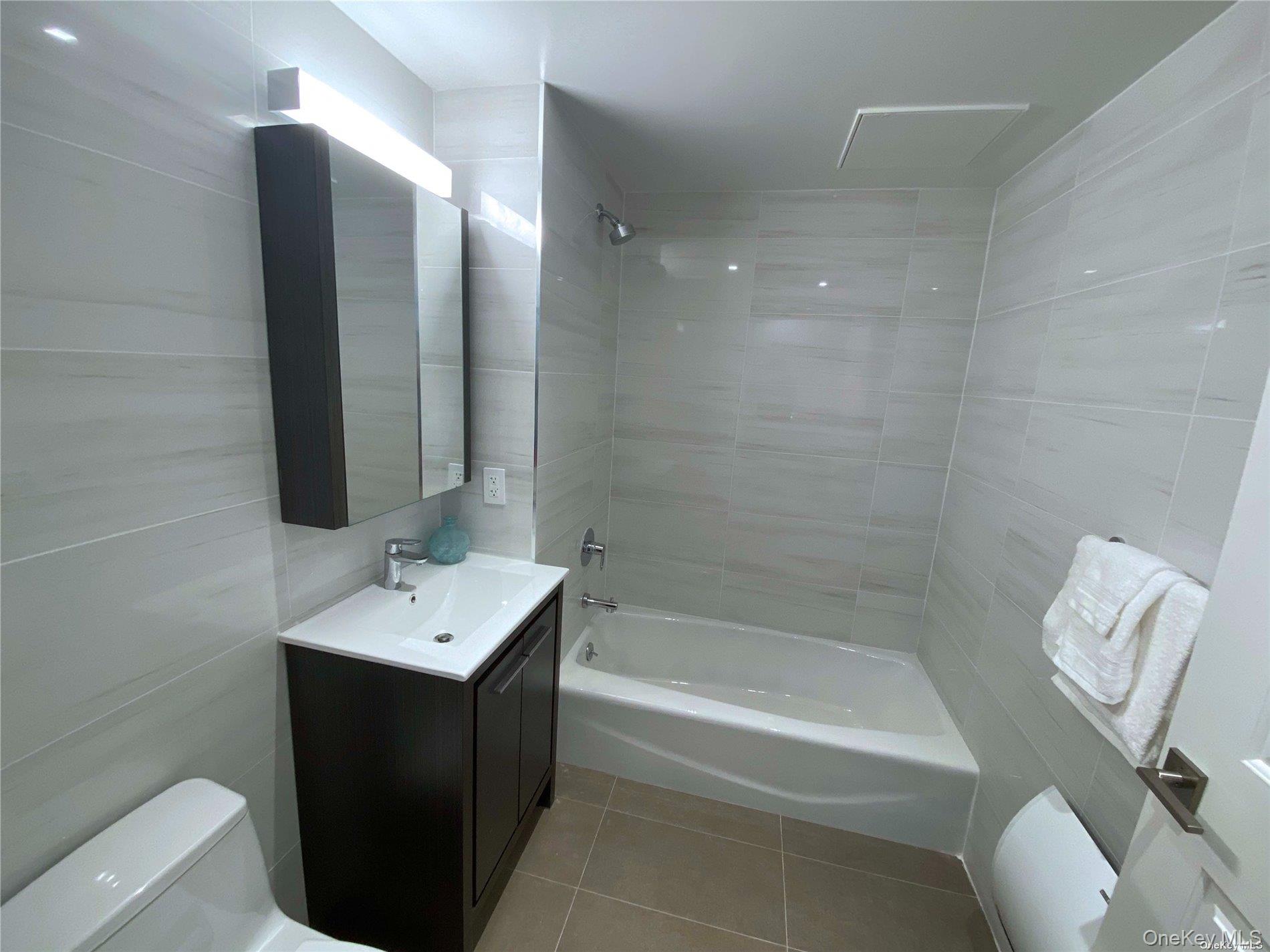 42-23 Parsons Boulevard, Unit 1E photo 12