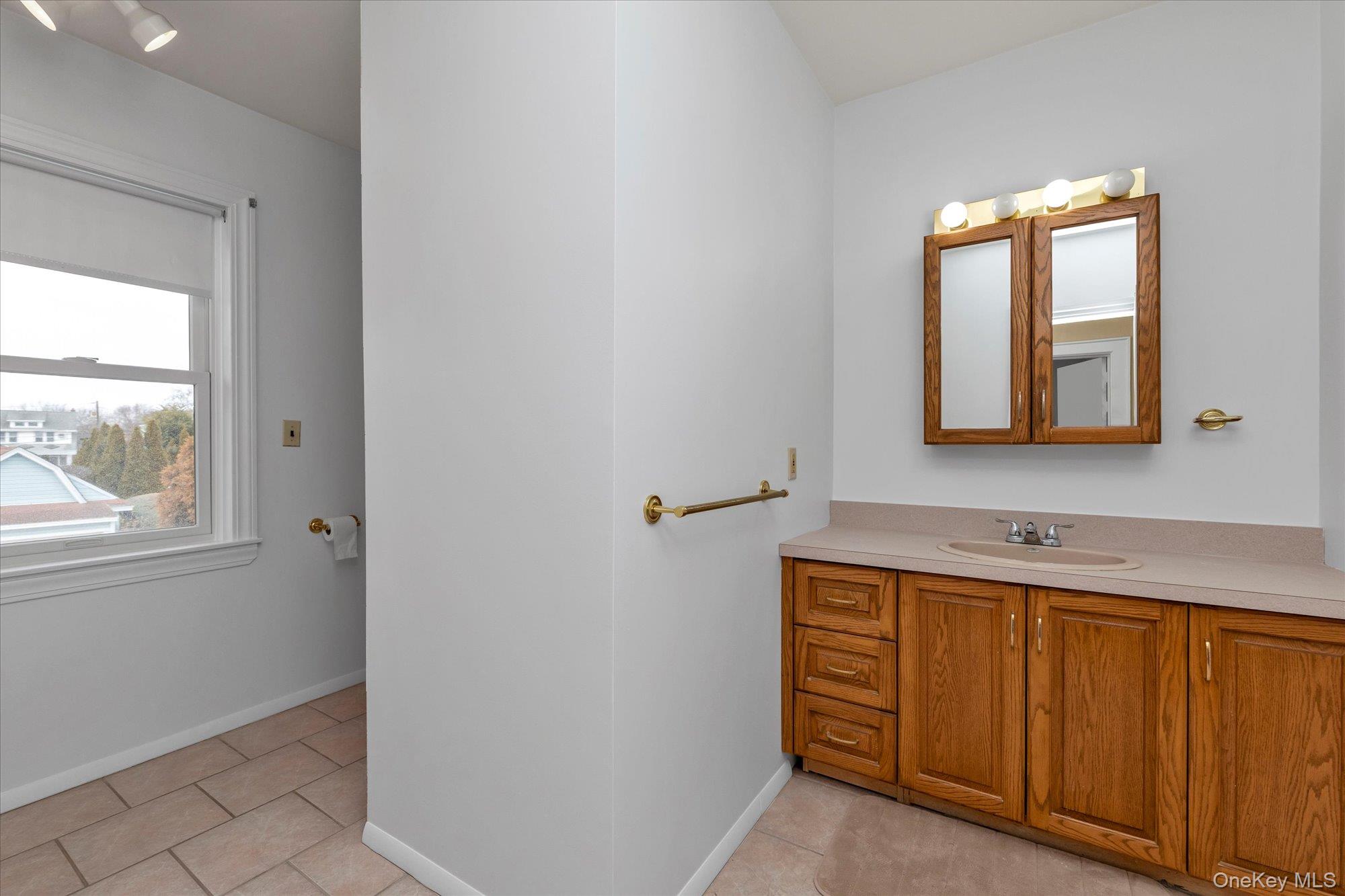23 Thompson Place, Unit 2 photo 6