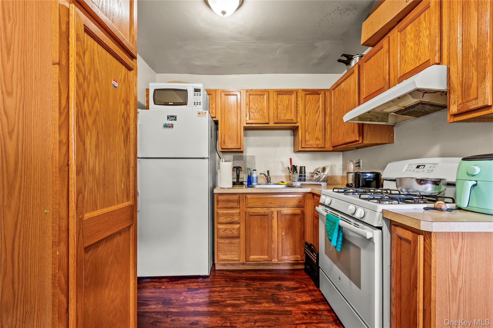 200 Lowndes Avenue, Unit A photo 17