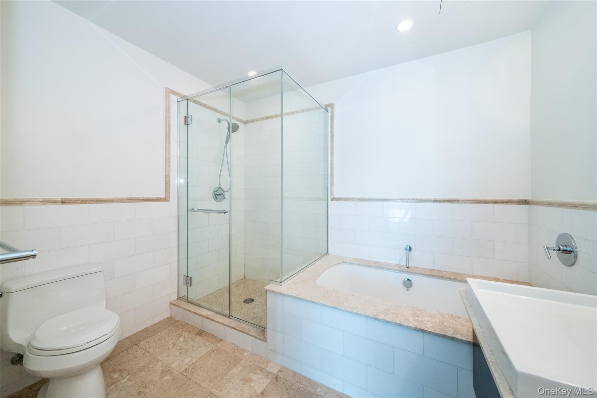 175 Huguenot Street, Unit 1607 photo 33