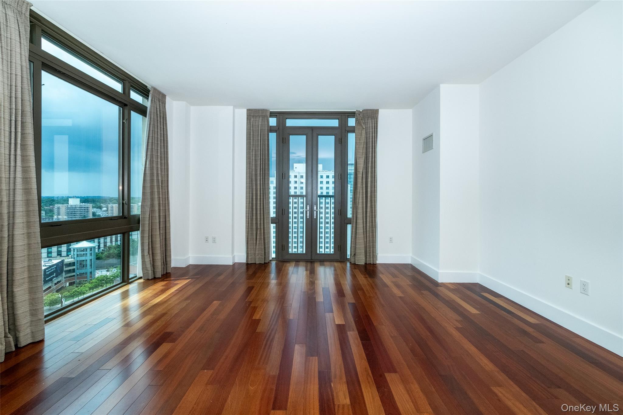 175 Huguenot Street, Unit 1607 photo 9