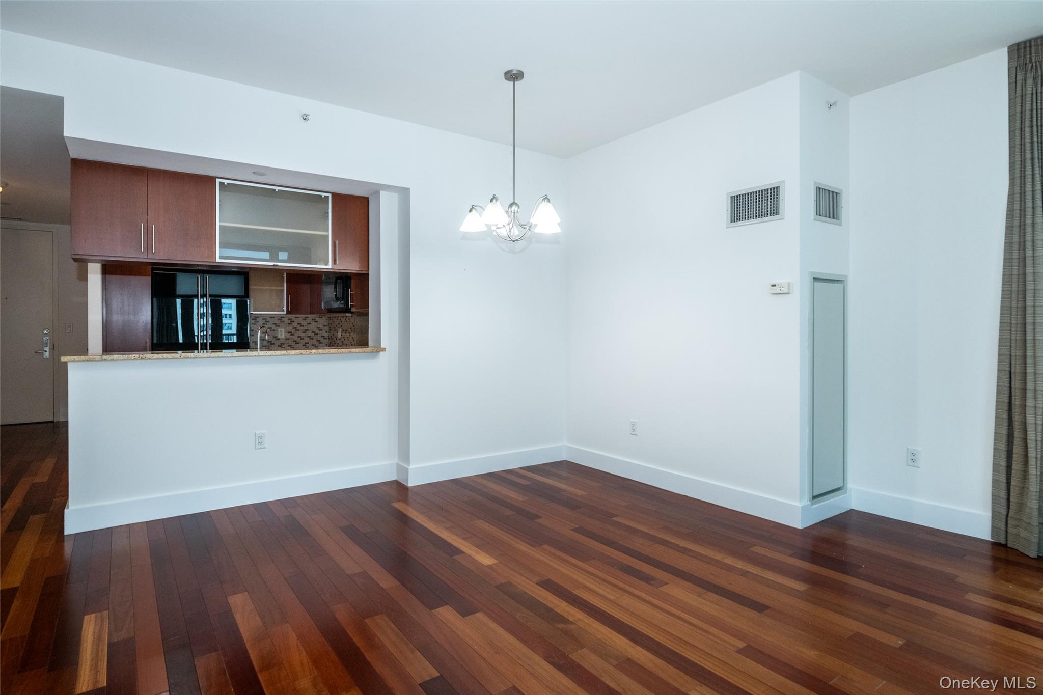 175 Huguenot Street, Unit 1607 photo 17