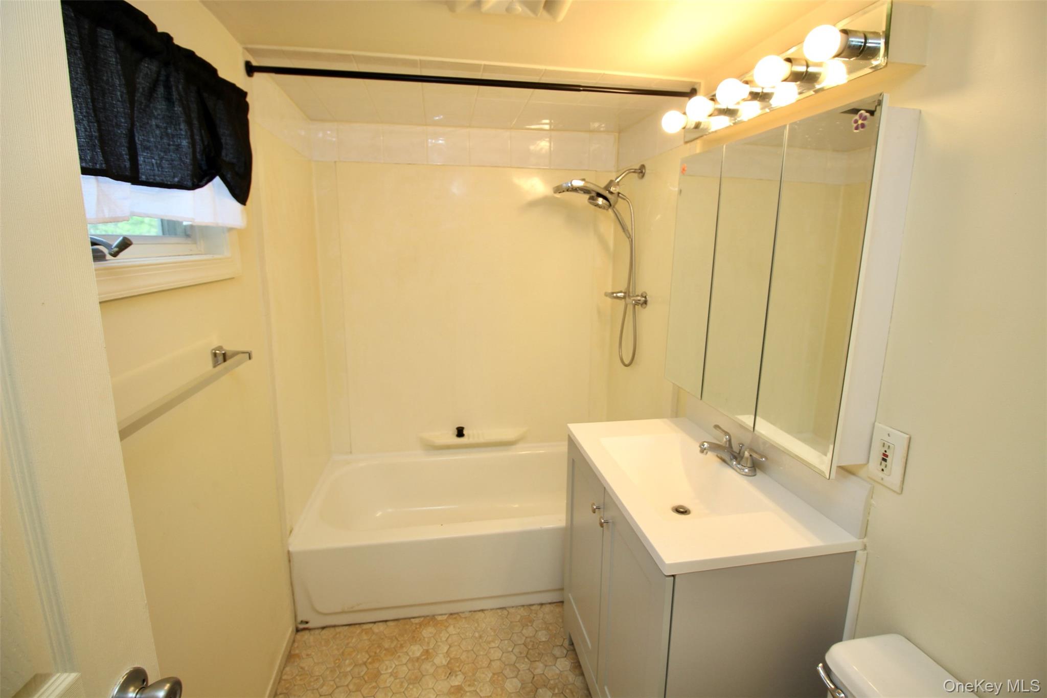 160 Orange Turnpike, Unit A photo 9