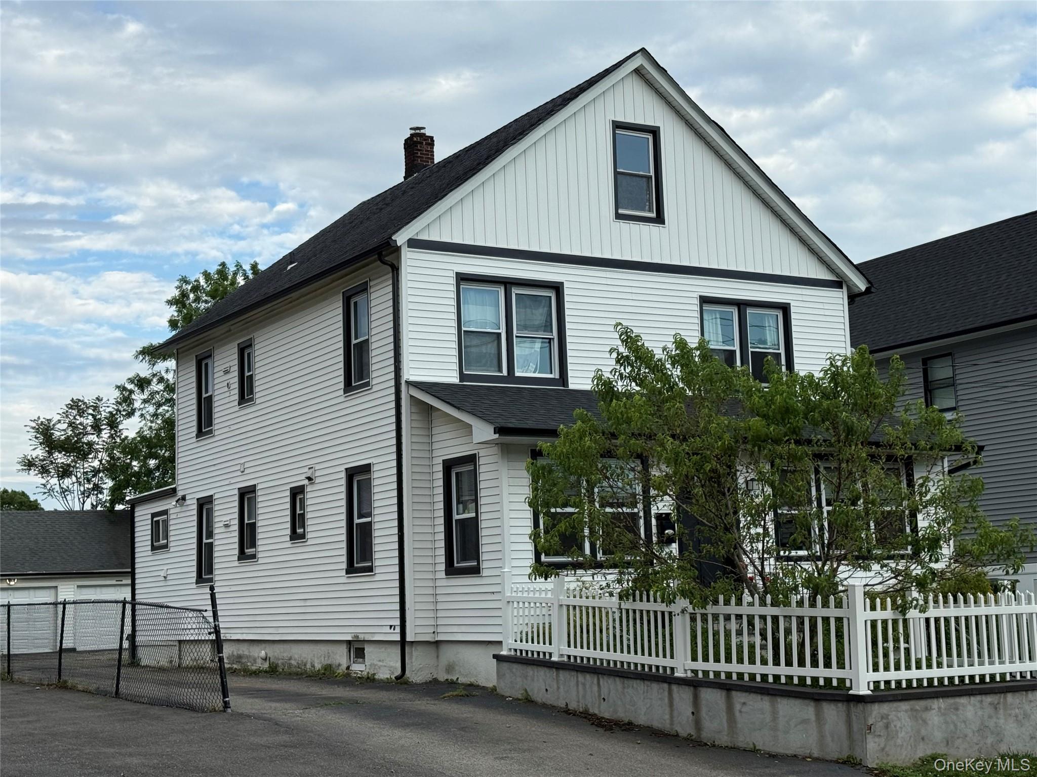 168 Jefferson Avenue – For Sale photo 2