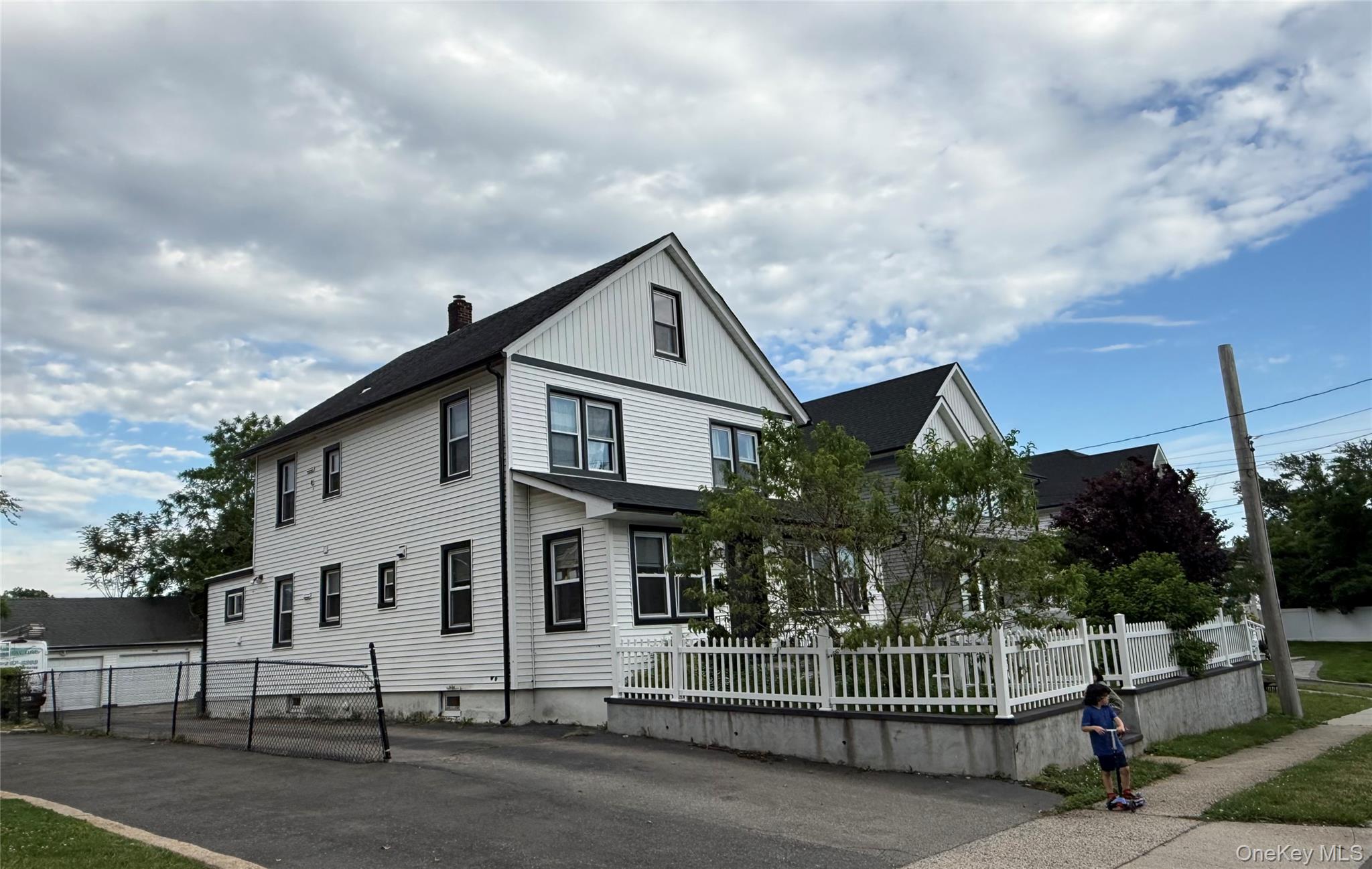 168 Jefferson Avenue – For Sale