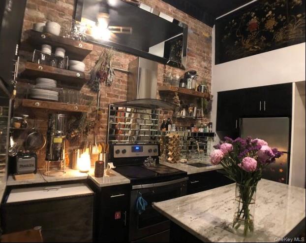 234 E 14th Street, Unit 1B photo 3