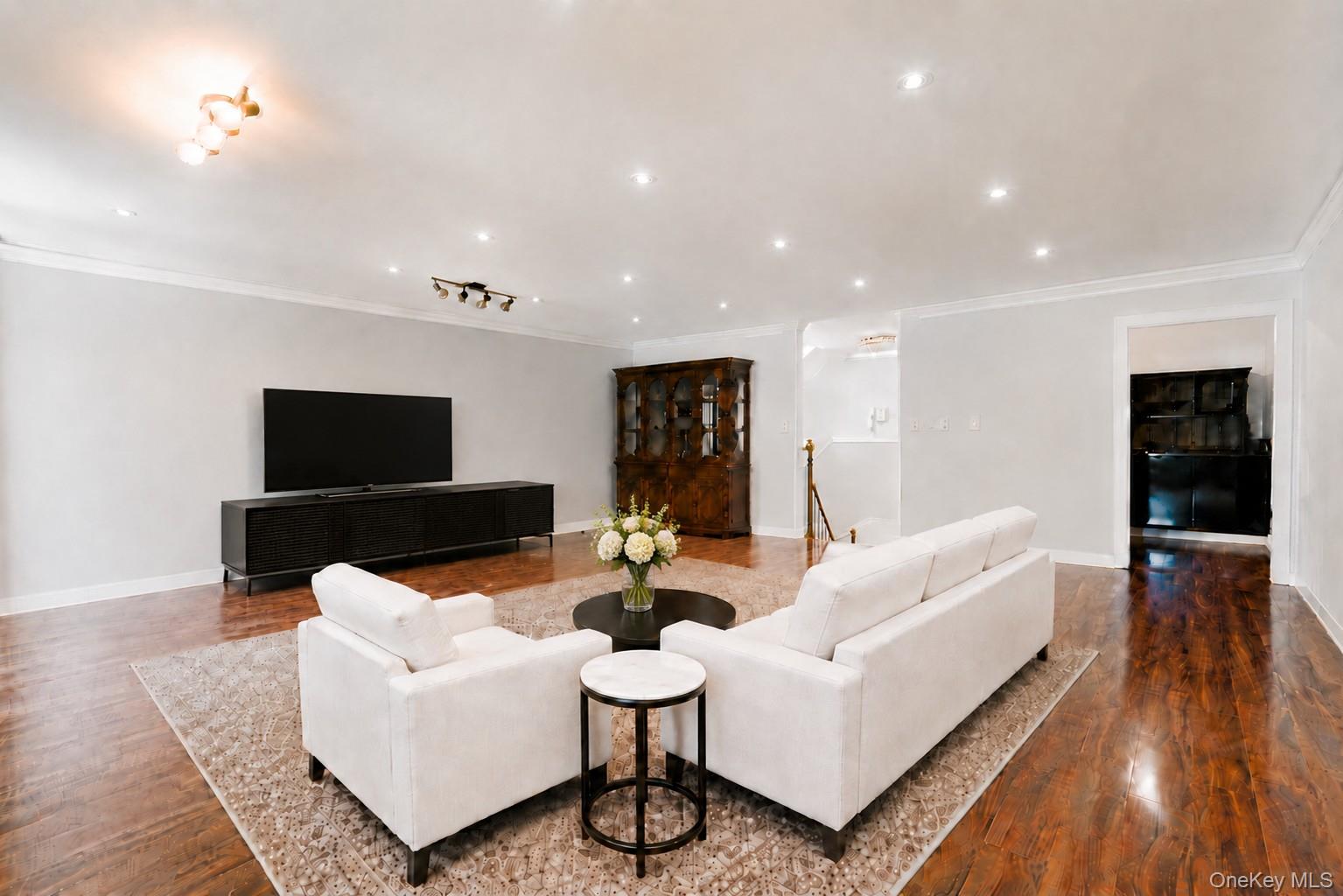 16306 71st Avenue, Unit 1323 photo 5