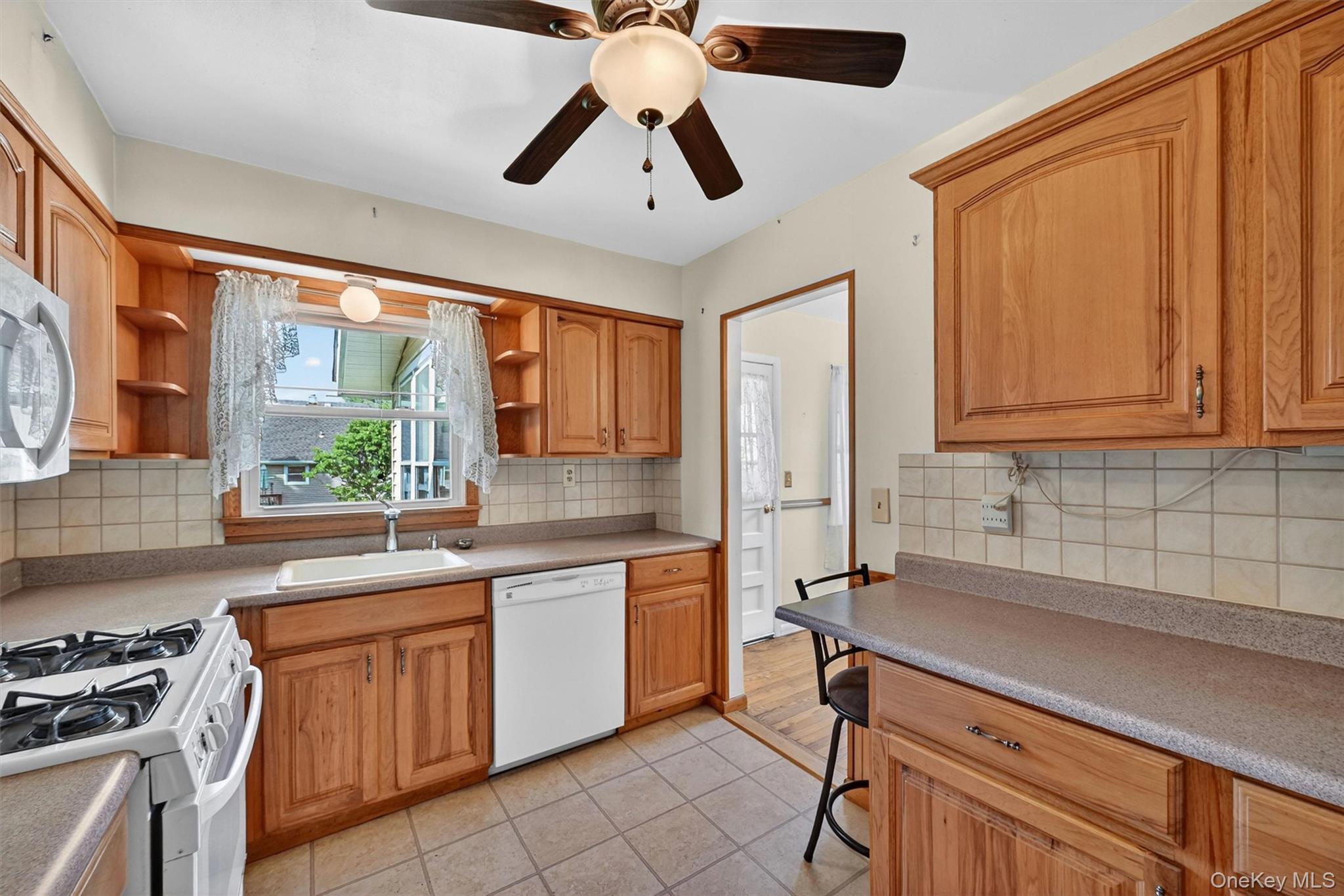 2 Curie Road – For Sale photo 14