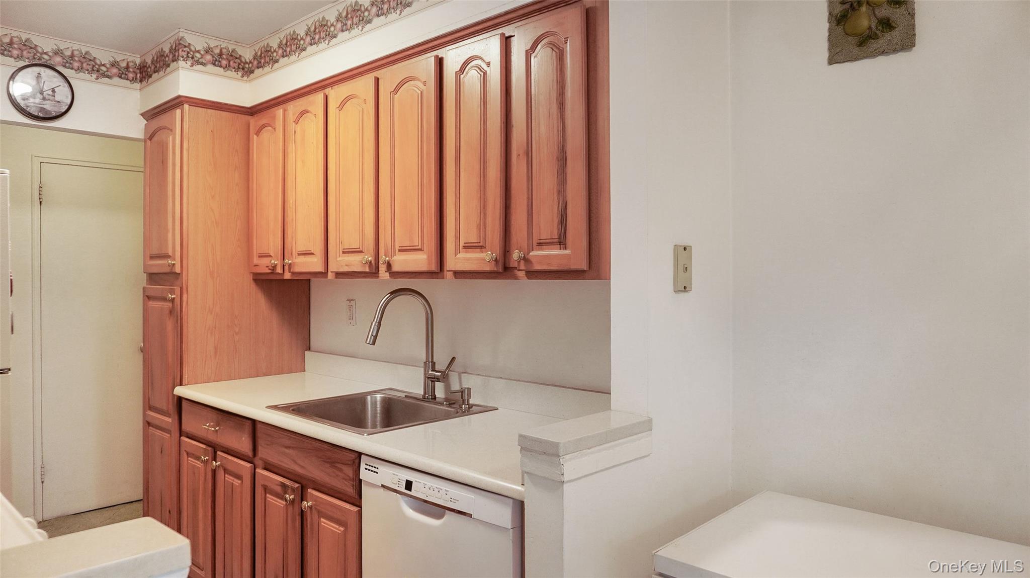 385 Mclean Avenue, Unit 3B photo 12
