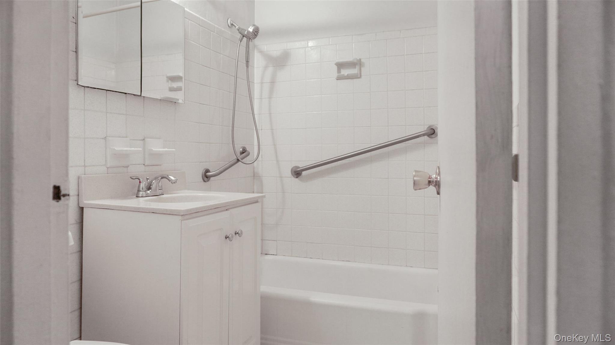 385 Mclean Avenue, Unit 3B photo 20
