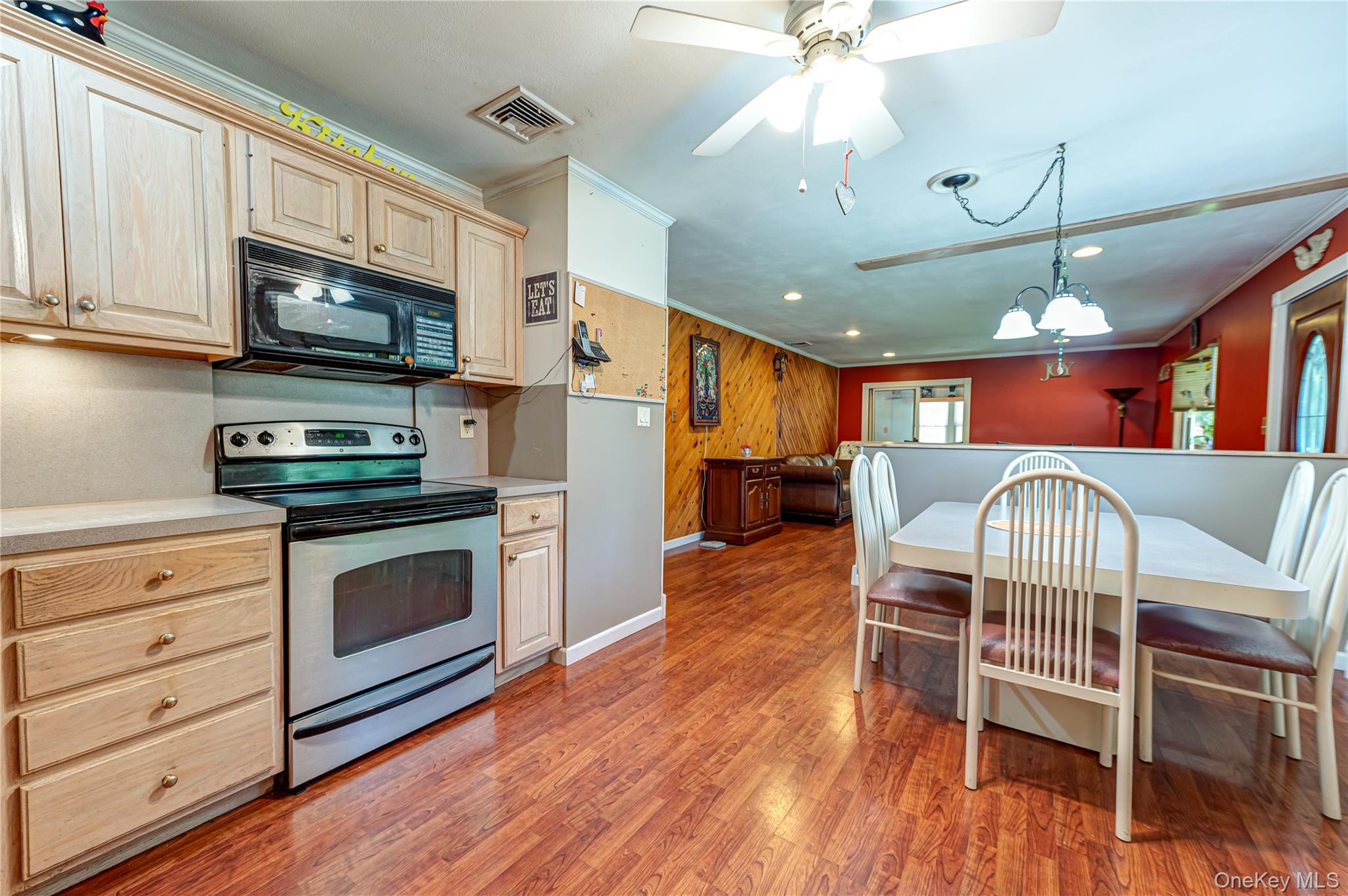 22 Vine Street – For Sale photo 3