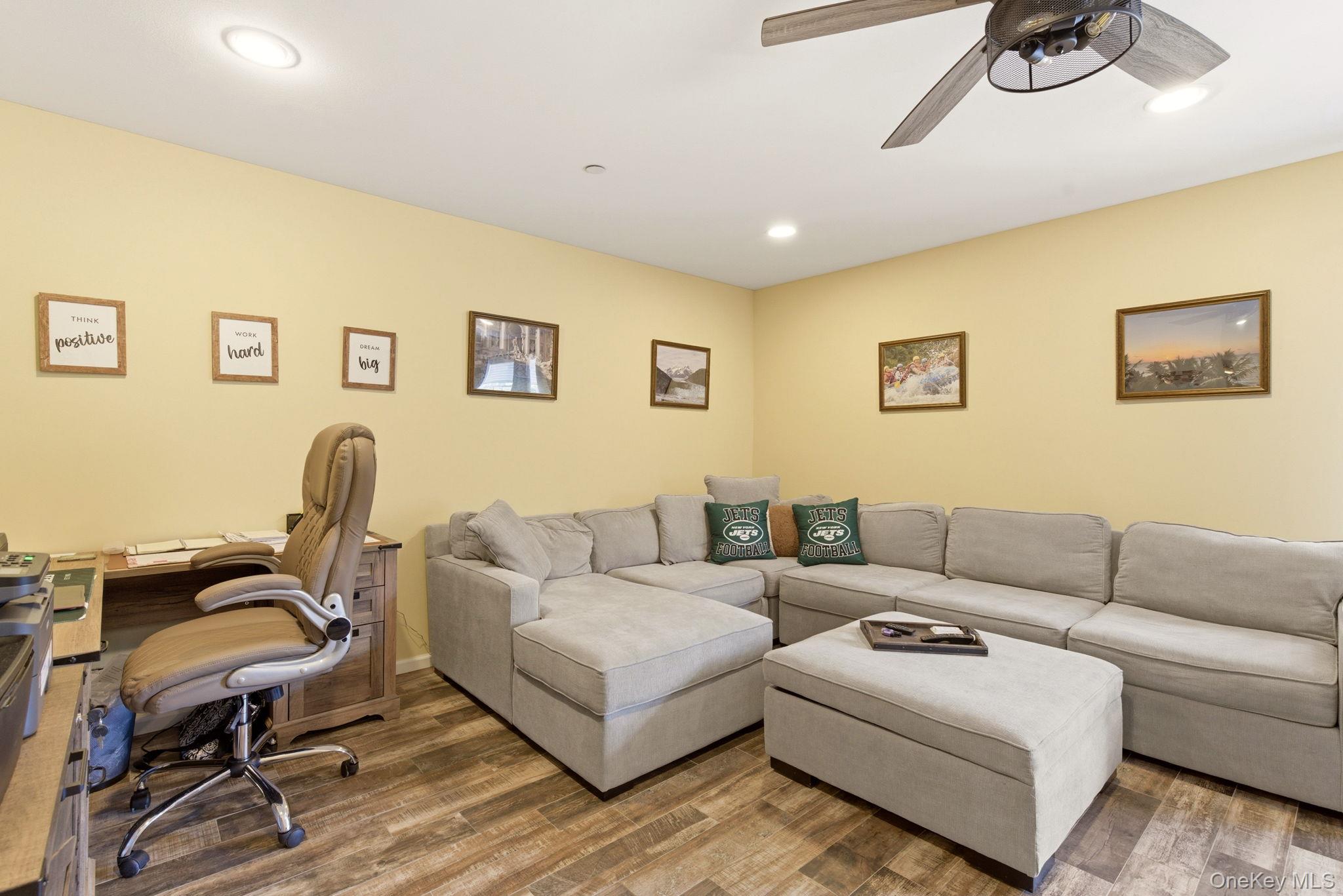 1 Robert Lane – For Sale photo 16