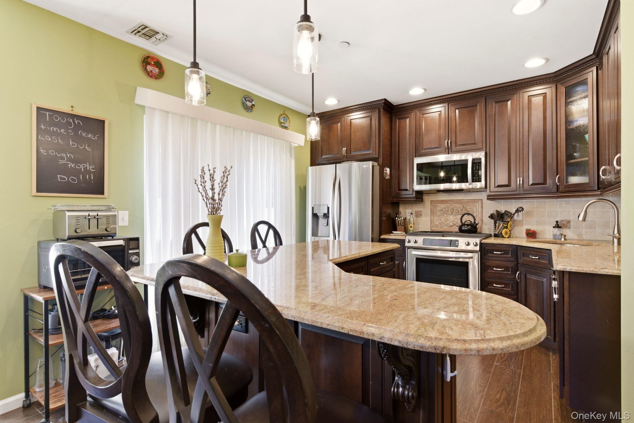 1 Robert Lane – For Sale photo 10