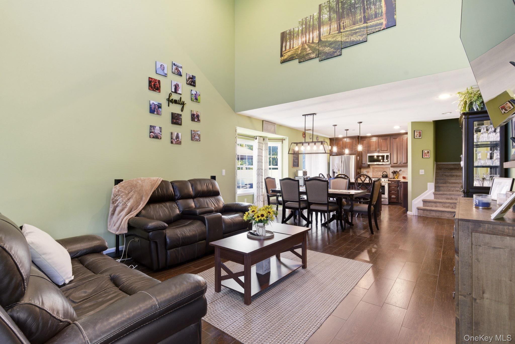1 Robert Lane – For Sale photo 4