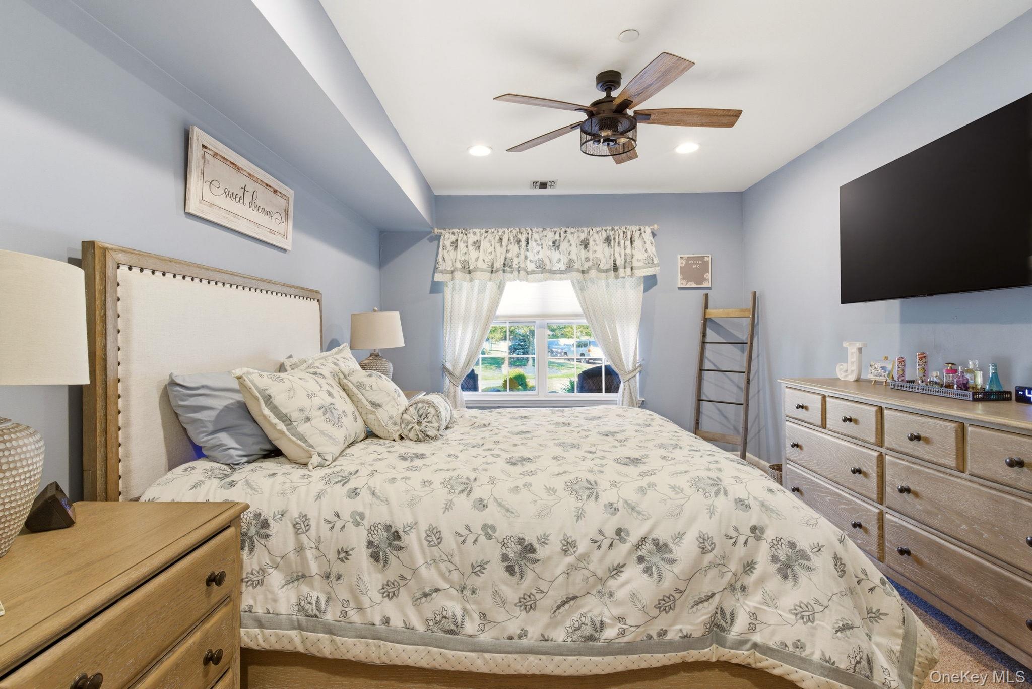 1 Robert Lane – For Sale photo 12