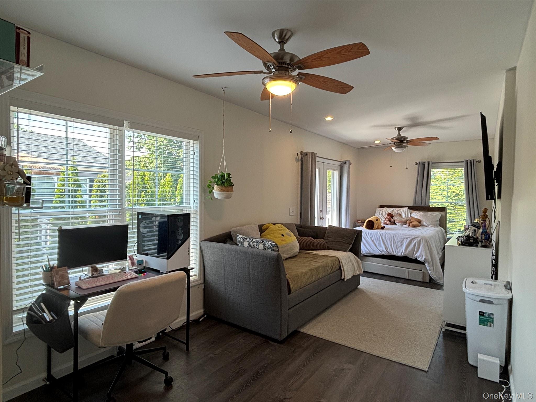 1661 Old Country Road, Unit 563 photo 21