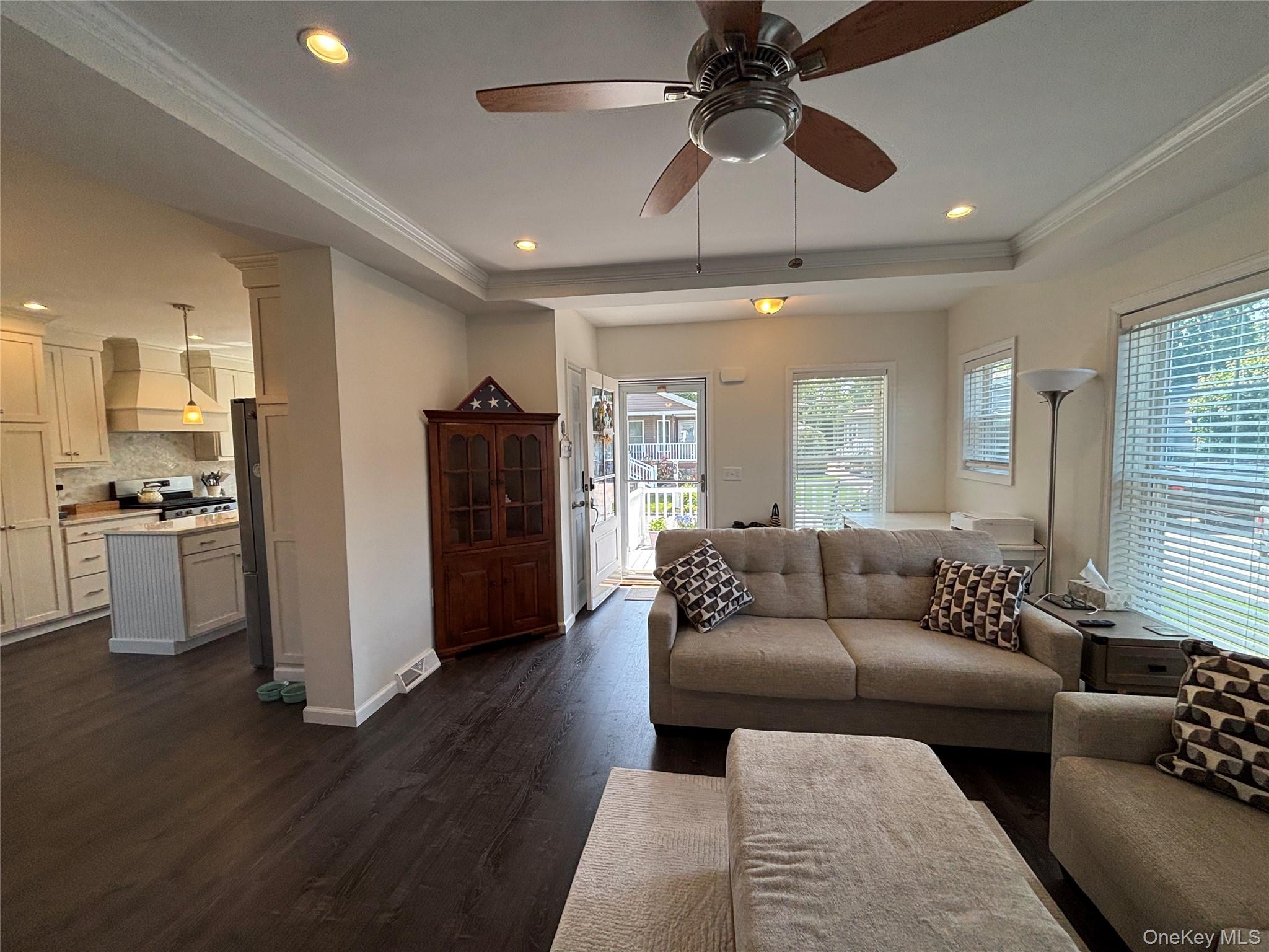 1661 Old Country Road, Unit 563 photo 10