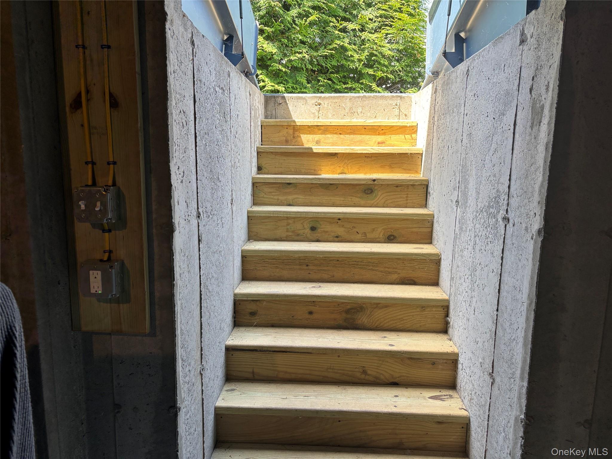 1661 Old Country Road, Unit 563 photo 38