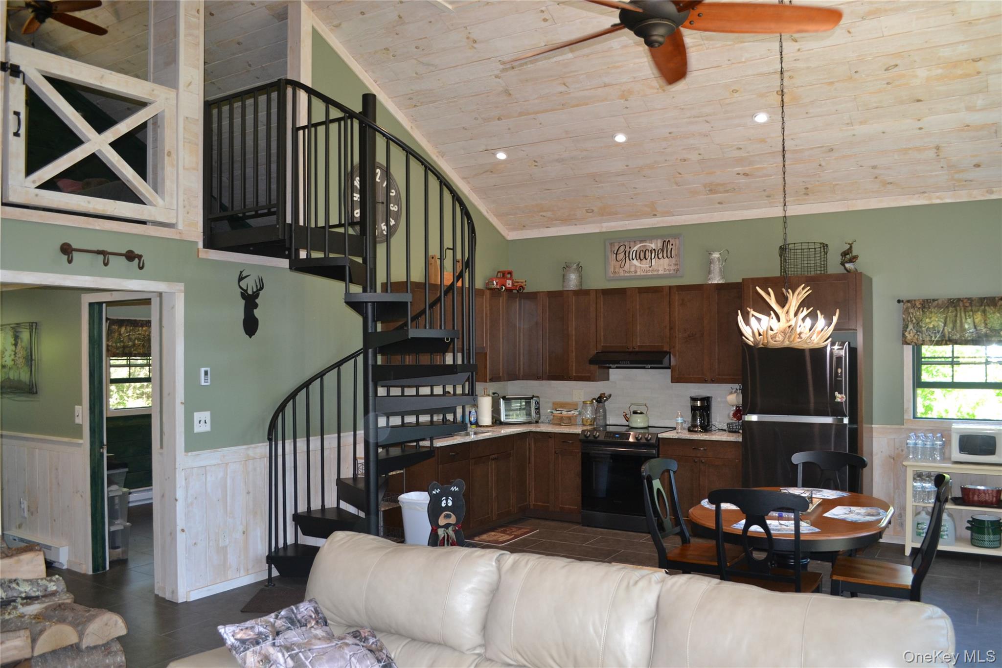 157 Wolfs Lair – For Sale photo 15
