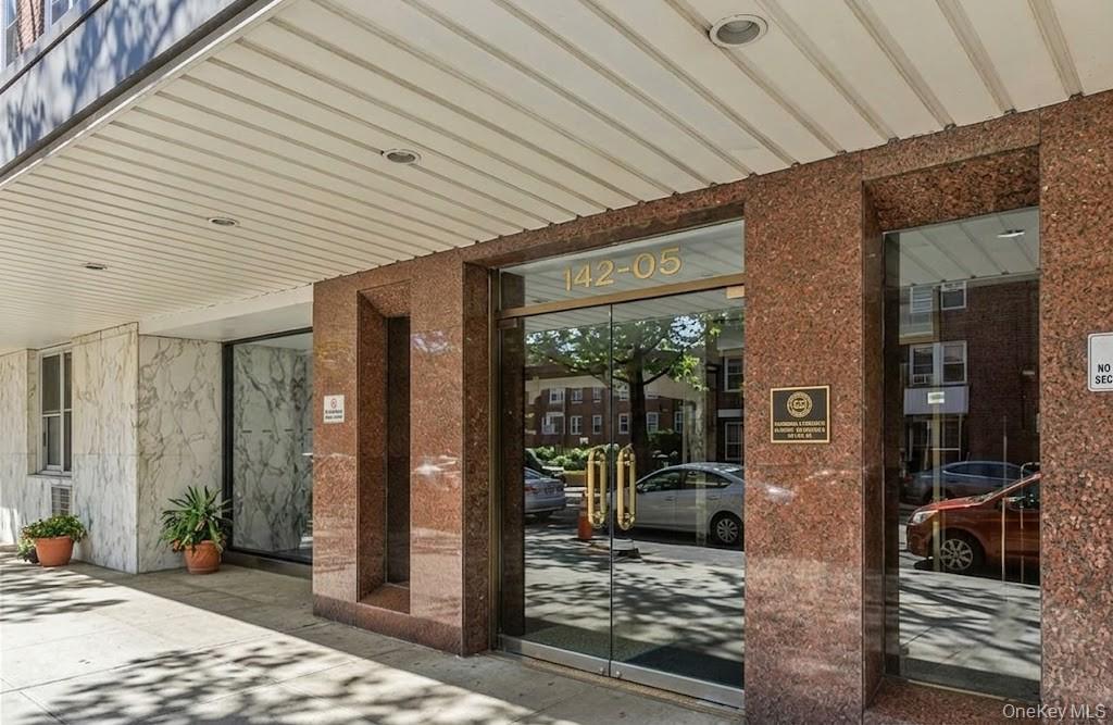 142-05 Roosevelt Avenue, Unit 415