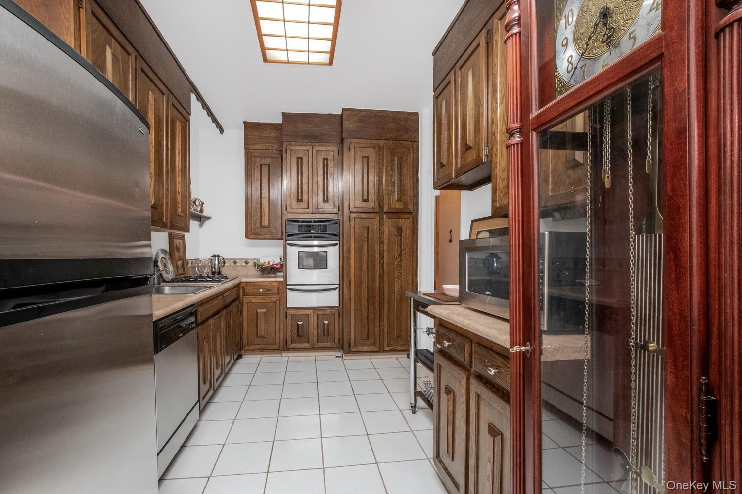 2500 Johnson Avenue, Unit 1L photo 4