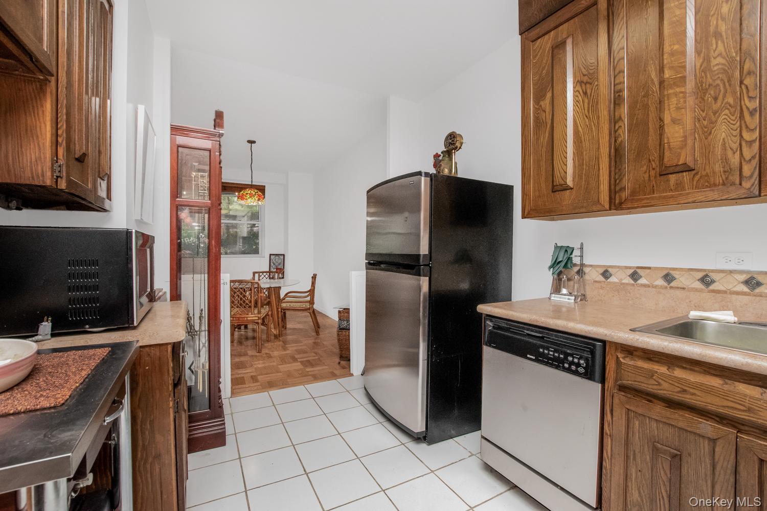 2500 Johnson Avenue, Unit 1L photo 3
