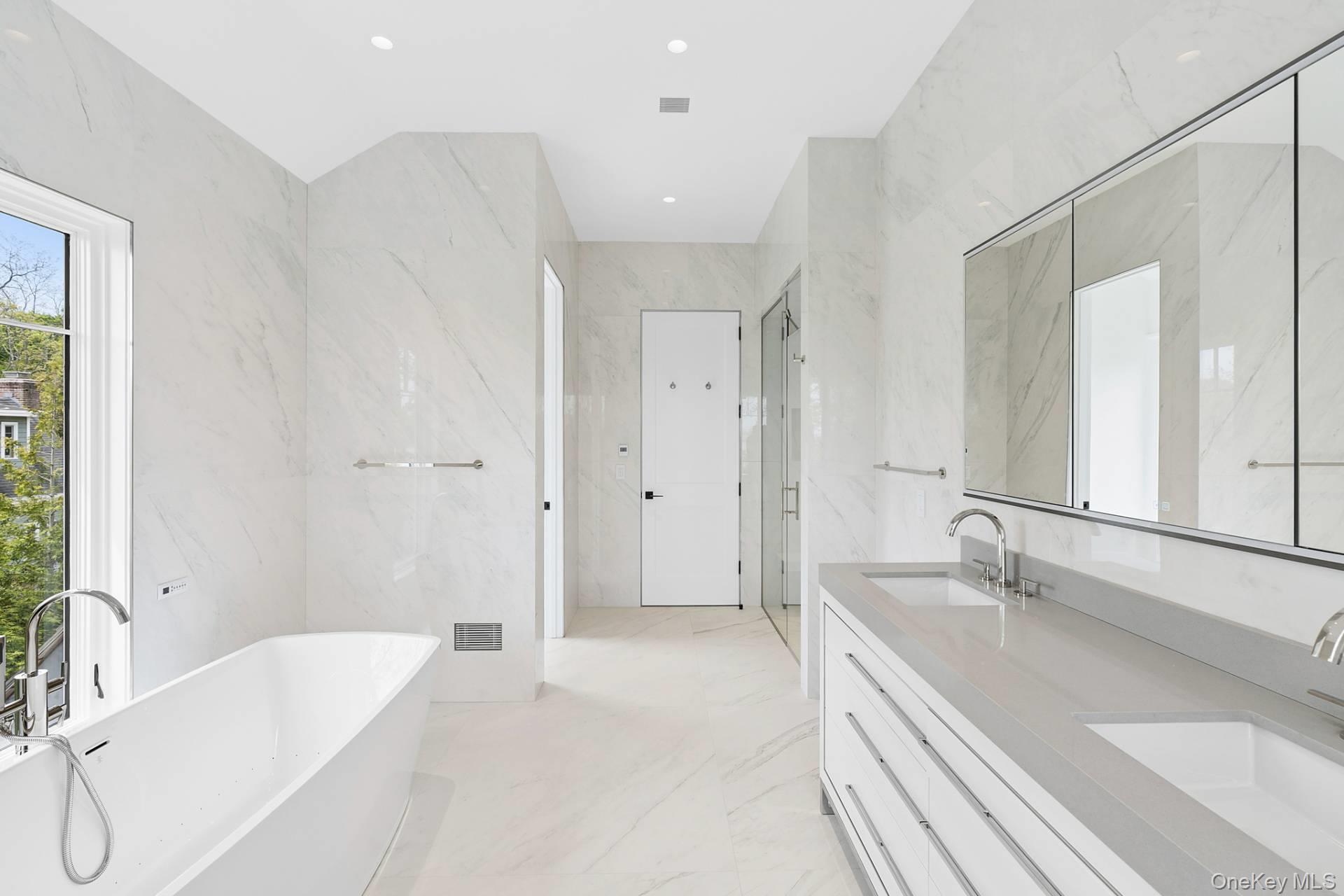 25 Fresh Pond Road – For Rent photo 36
