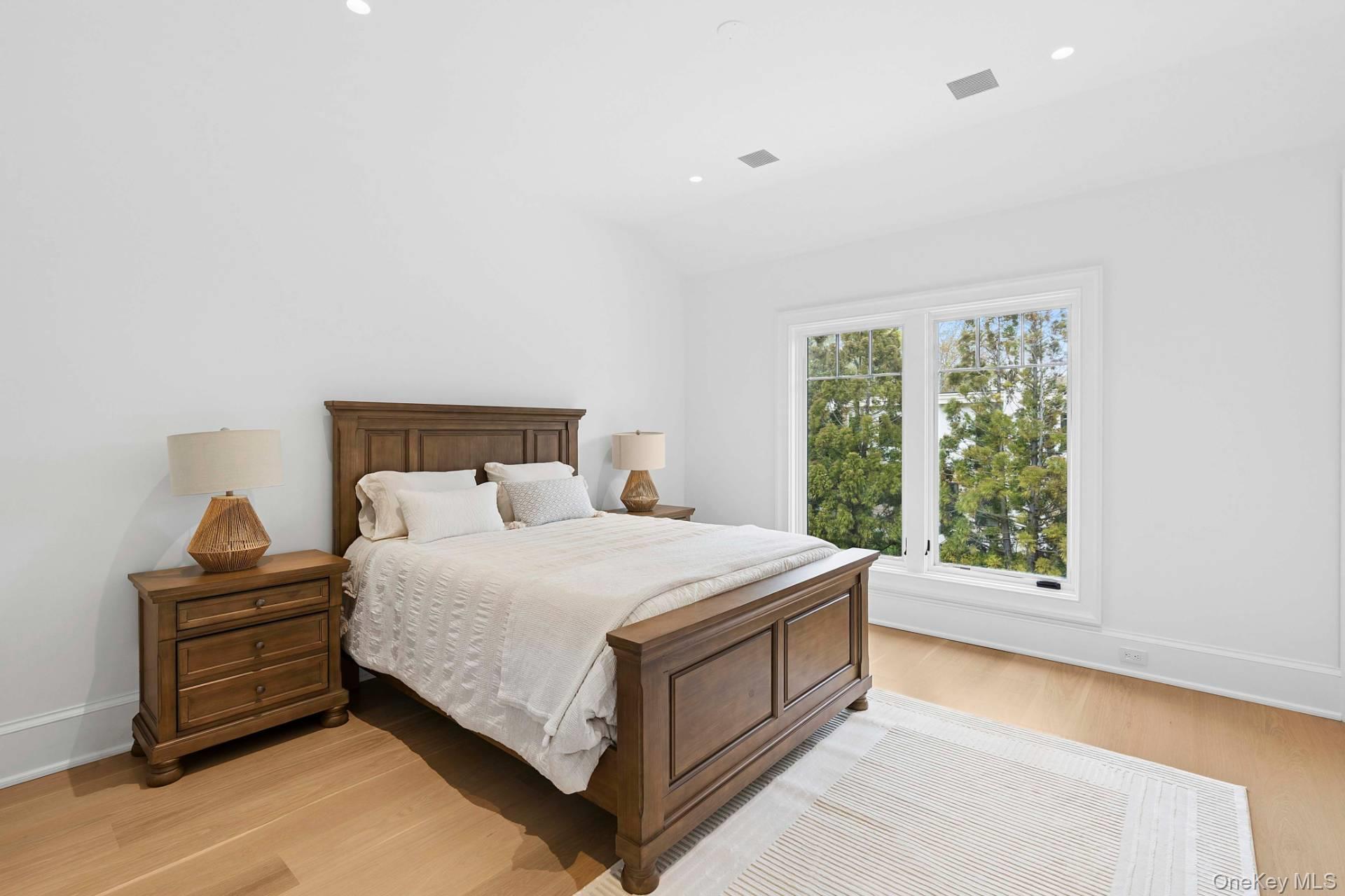 25 Fresh Pond Road – For Rent photo 22