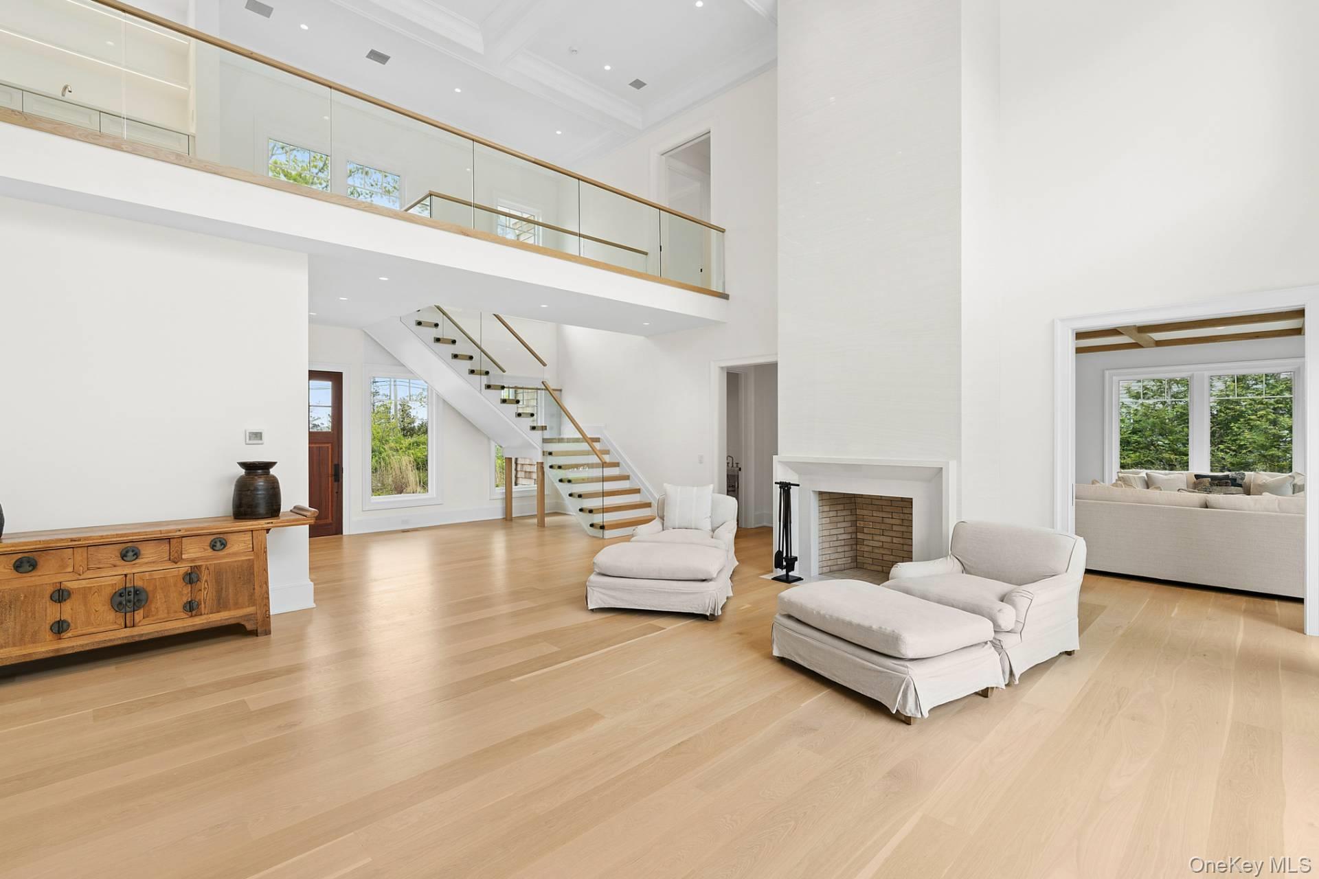 25 Fresh Pond Road – For Rent photo 4