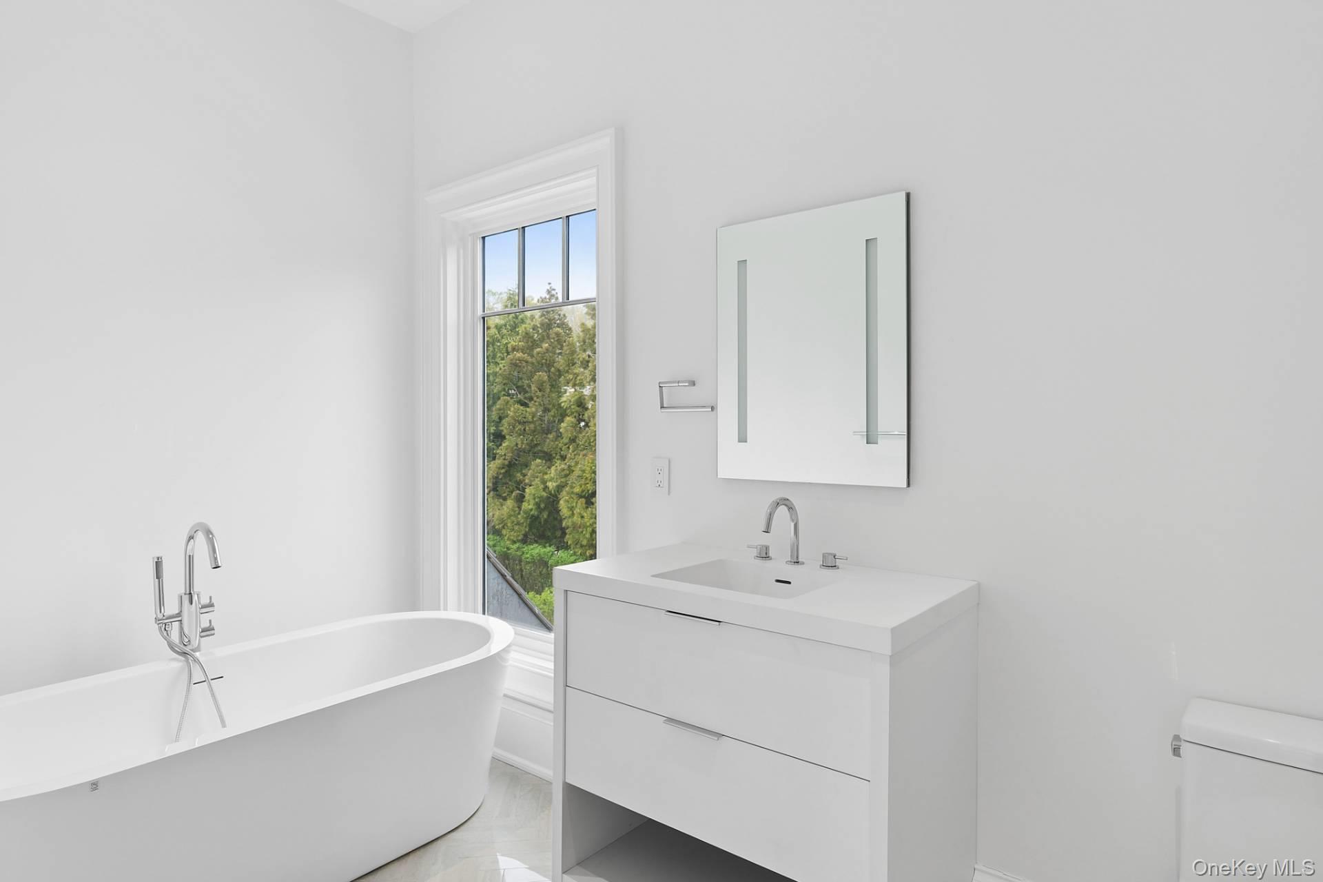 25 Fresh Pond Road – For Rent photo 28