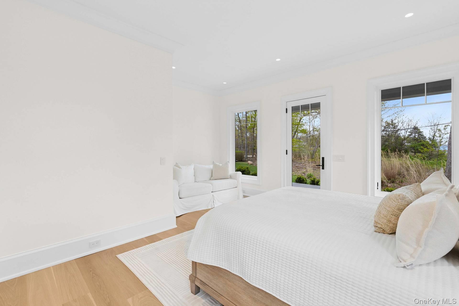 25 Fresh Pond Road – For Rent photo 12