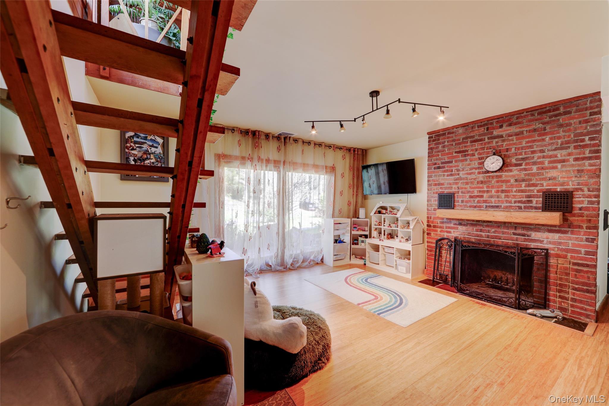 380 Long Ridge Road – For Sale photo 23