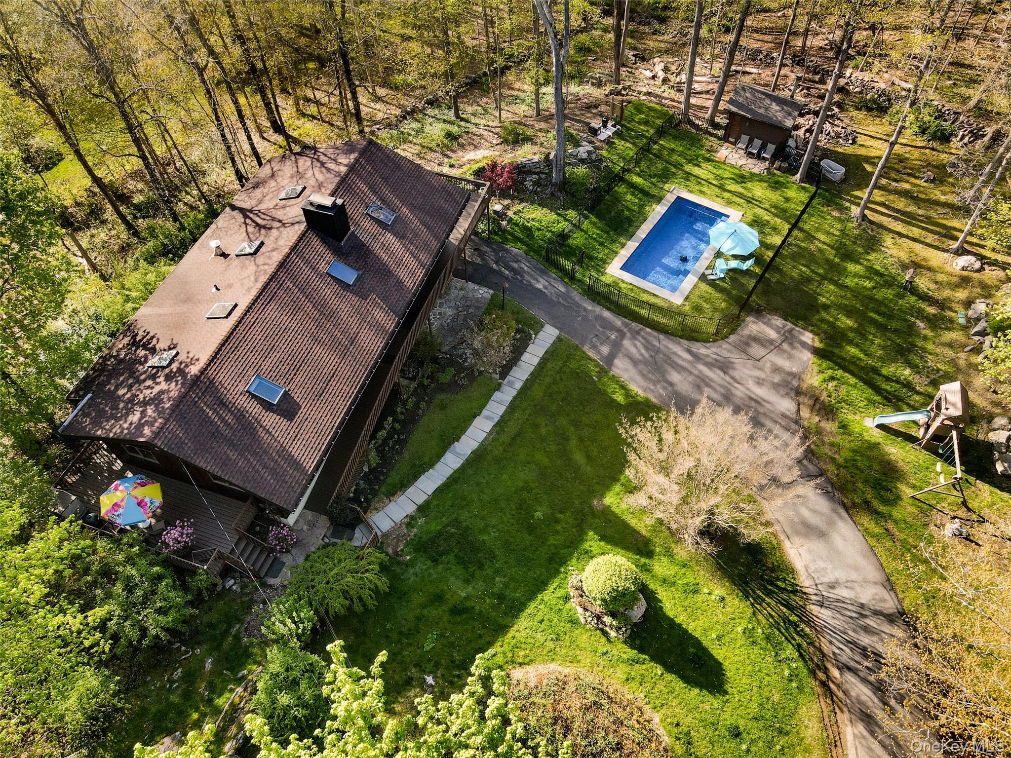 380 Long Ridge Road – For Sale photo 4