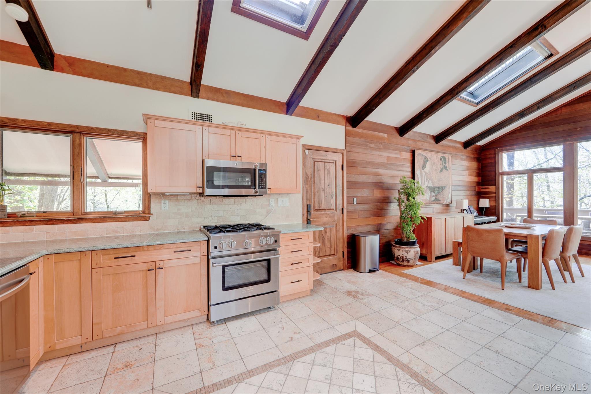 380 Long Ridge Road – For Sale photo 10