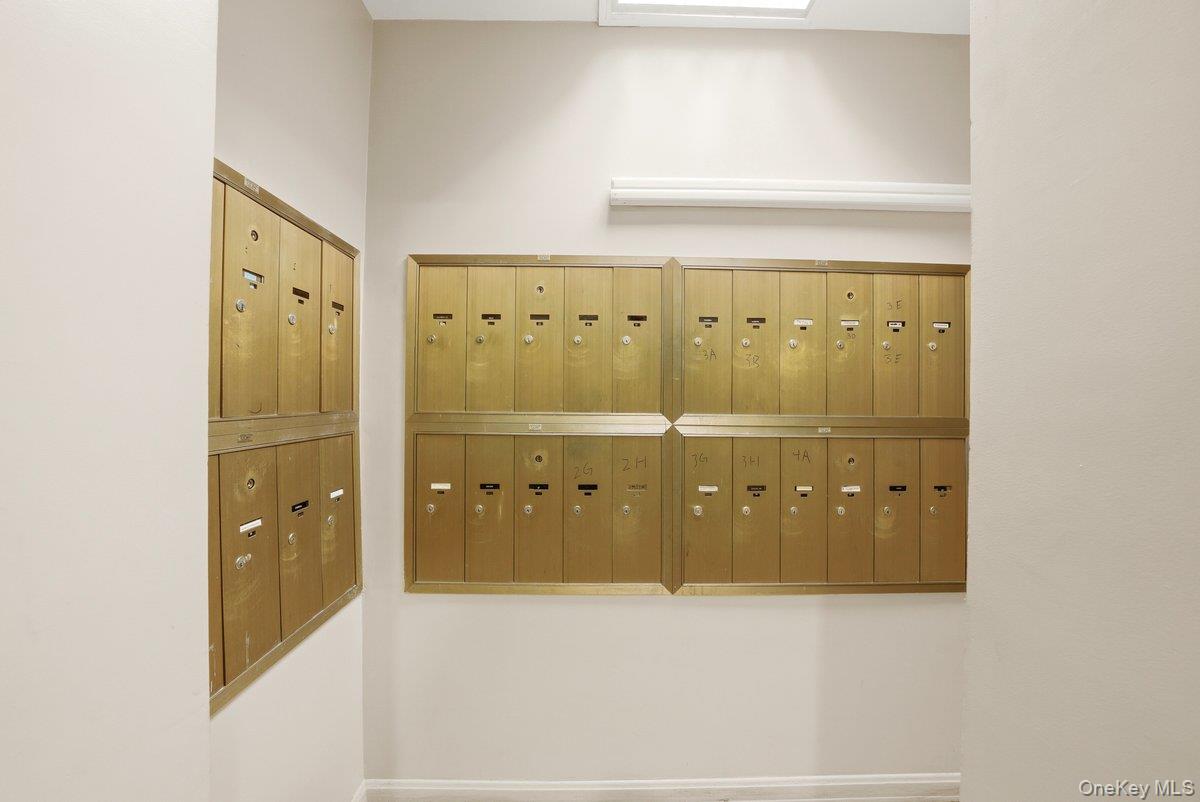 4320 Van Cortlandt East Park, Unit 1J photo 22