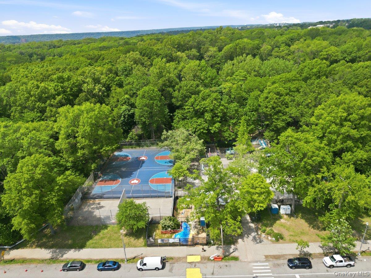 4320 Van Cortlandt East Park, Unit 1J photo 6