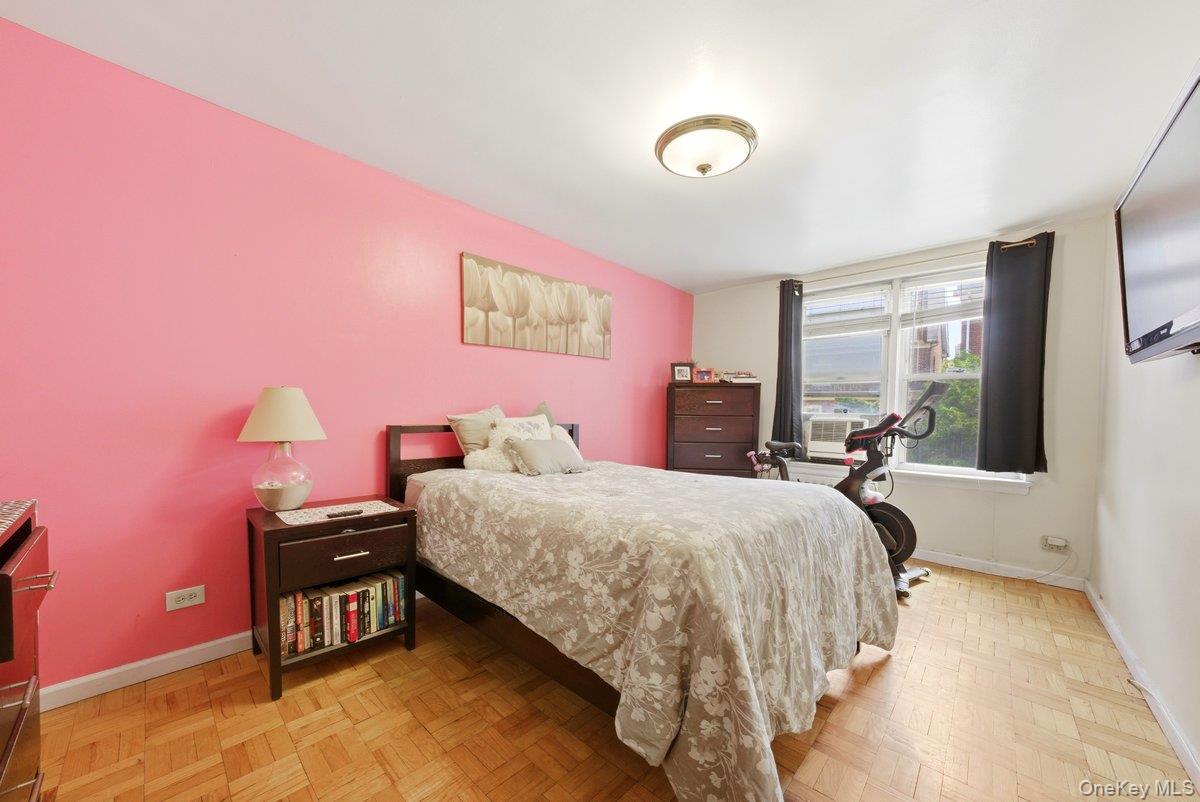 4320 Van Cortlandt East Park, Unit 1J photo 11